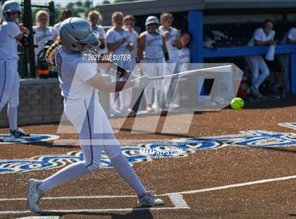 Thumbnail 3 in Lake Belton vs Liberty (UIL 4A Regional Playoff) photogallery.