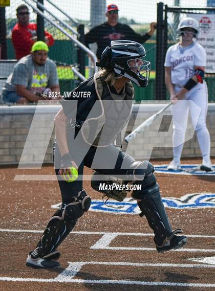 Thumbnail 1 in Lake Belton vs Liberty (UIL 4A Regional Playoff) photogallery.
