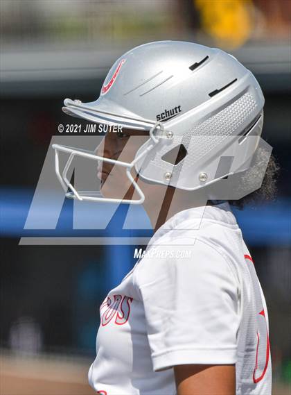 Thumbnail 2 in Lake Belton vs Liberty (UIL 4A Regional Playoff) photogallery.