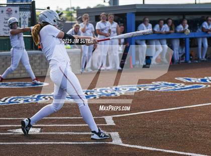 Thumbnail 3 in Lake Belton vs Liberty (UIL 4A Regional Playoff) photogallery.