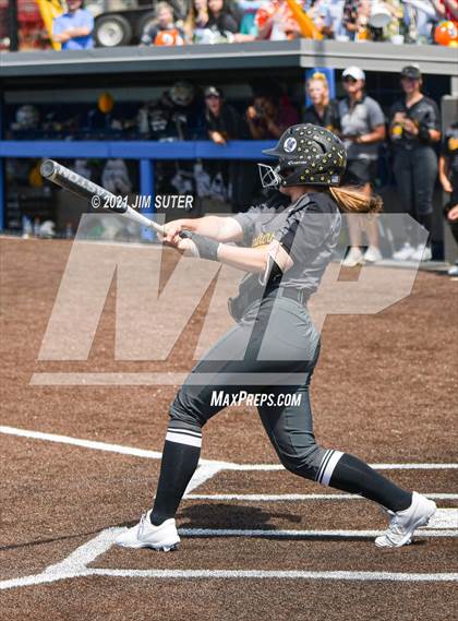Thumbnail 2 in Lake Belton vs Liberty (UIL 4A Regional Playoff) photogallery.
