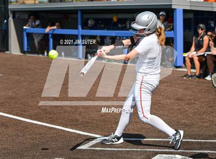 Thumbnail 3 in Lake Belton vs Liberty (UIL 4A Regional Playoff) photogallery.