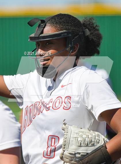 Thumbnail 3 in Lake Belton vs Liberty (UIL 4A Regional Playoff) photogallery.