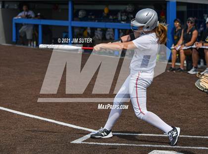 Thumbnail 1 in Lake Belton vs Liberty (UIL 4A Regional Playoff) photogallery.
