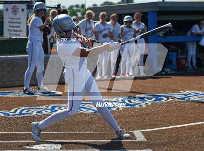 Thumbnail 2 in Lake Belton vs Liberty (UIL 4A Regional Playoff) photogallery.