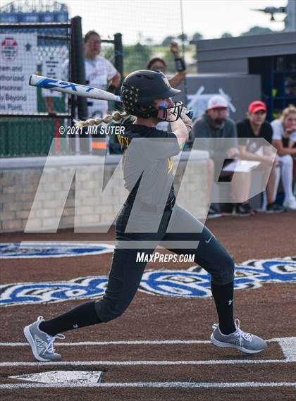 Thumbnail 1 in Lake Belton vs Liberty (UIL 4A Regional Playoff) photogallery.