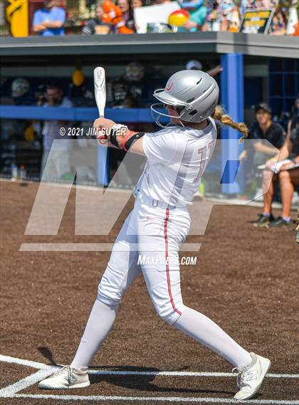 Thumbnail 2 in Lake Belton vs Liberty (UIL 4A Regional Playoff) photogallery.