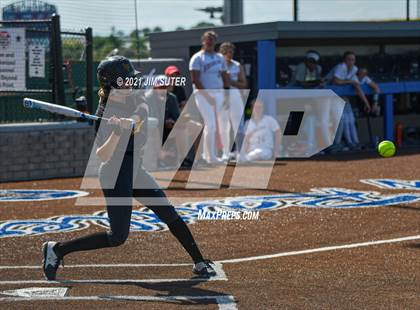 Thumbnail 2 in Lake Belton vs Liberty (UIL 4A Regional Playoff) photogallery.