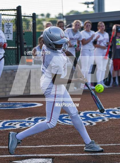 Thumbnail 1 in Lake Belton vs Liberty (UIL 4A Regional Playoff) photogallery.
