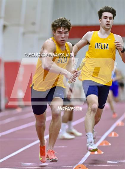 Thumbnail 1 in Owl Invite HSR Qualifier (4 x 200M Relay)  photogallery.