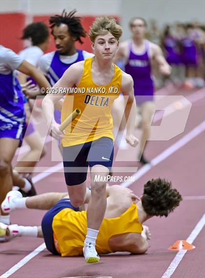Thumbnail 2 in Owl Invite HSR Qualifier (4 x 200M Relay)  photogallery.