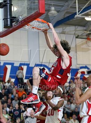 Thumbnail 3 in Modesto Christian vs. St. Mary's (CIF NorCal Regional D4 Final) photogallery.