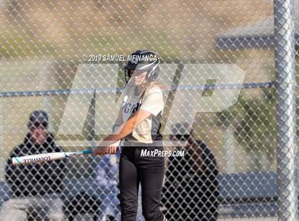 Thumbnail 2 in Lincoln Southeast vs. Fremont photogallery.