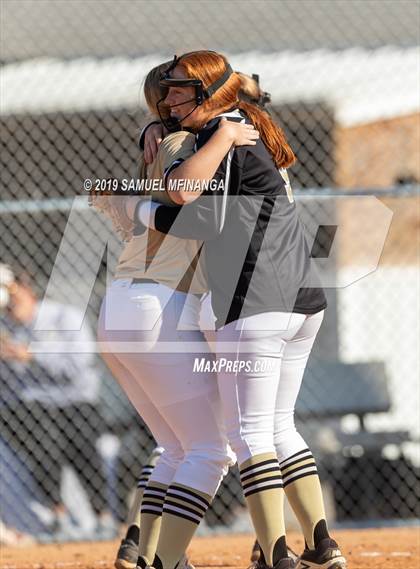 Thumbnail 3 in Lincoln Southeast vs. Fremont photogallery.