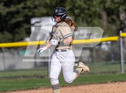 Thumbnail 1 in Lincoln Southeast vs. Fremont photogallery.