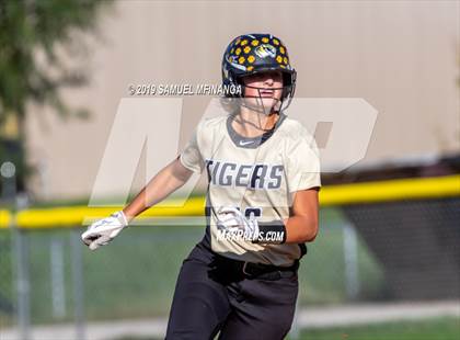 Thumbnail 2 in Lincoln Southeast vs. Fremont photogallery.