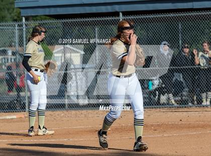 Thumbnail 1 in Lincoln Southeast vs. Fremont photogallery.
