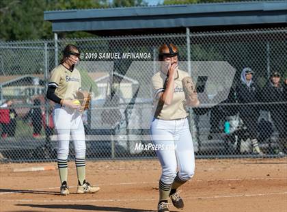 Thumbnail 3 in Lincoln Southeast vs. Fremont photogallery.
