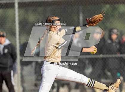 Thumbnail 2 in Lincoln Southeast vs. Fremont photogallery.