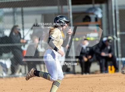Thumbnail 1 in Lincoln Southeast vs. Fremont photogallery.