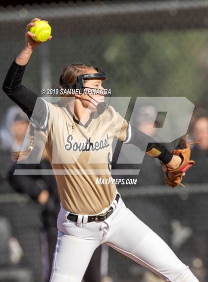 Thumbnail 2 in Lincoln Southeast vs. Fremont photogallery.