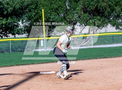 Thumbnail 1 in Lincoln Southeast vs. Fremont photogallery.