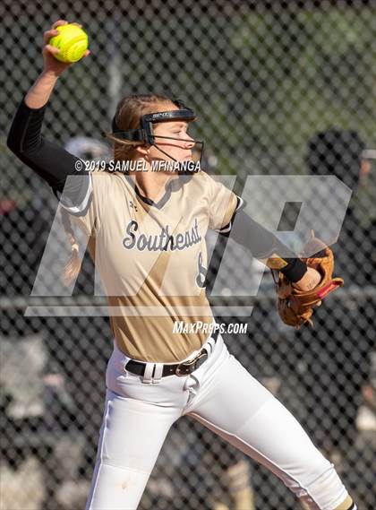 Thumbnail 3 in Lincoln Southeast vs. Fremont photogallery.