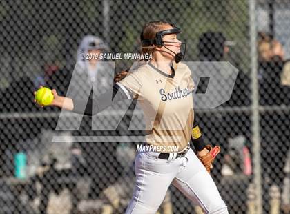 Thumbnail 1 in Lincoln Southeast vs. Fremont photogallery.