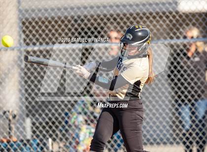 Thumbnail 2 in Lincoln Southeast vs. Fremont photogallery.