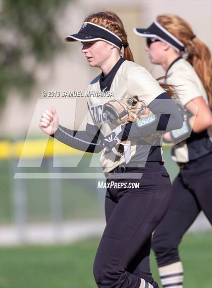 Thumbnail 1 in Lincoln Southeast vs. Fremont photogallery.