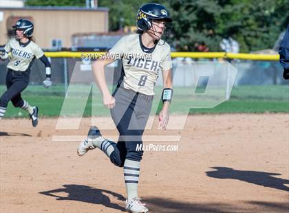 Thumbnail 1 in Lincoln Southeast vs. Fremont photogallery.