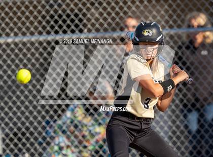 Thumbnail 3 in Lincoln Southeast vs. Fremont photogallery.