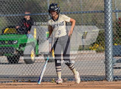 Thumbnail 3 in Lincoln Southeast vs. Fremont photogallery.