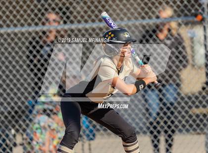 Thumbnail 2 in Lincoln Southeast vs. Fremont photogallery.