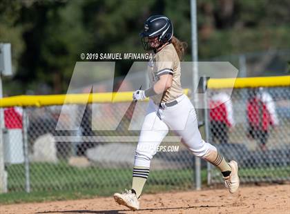 Thumbnail 2 in Lincoln Southeast vs. Fremont photogallery.