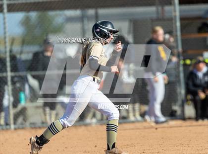 Thumbnail 3 in Lincoln Southeast vs. Fremont photogallery.