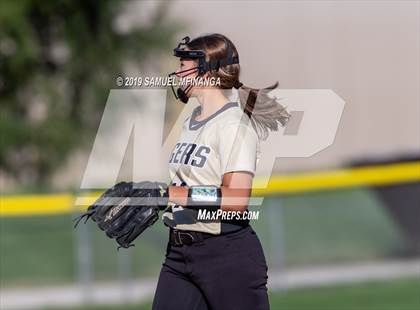 Thumbnail 1 in Lincoln Southeast vs. Fremont photogallery.