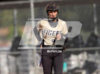 Thumbnail 2 in Lincoln Southeast vs. Fremont photogallery.