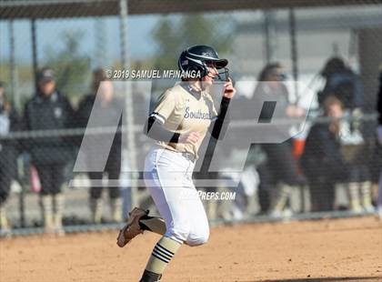 Thumbnail 2 in Lincoln Southeast vs. Fremont photogallery.