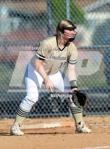 Thumbnail 3 in Lincoln Southeast vs. Fremont photogallery.