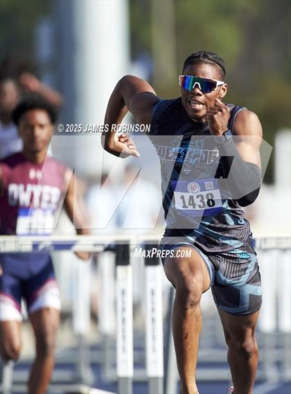 Thumbnail 2 in Bob Hayes Invitational (100m Hurdles) photogallery.