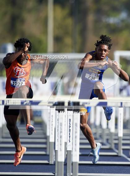 Thumbnail 2 in Bob Hayes Invitational (100m Hurdles) photogallery.