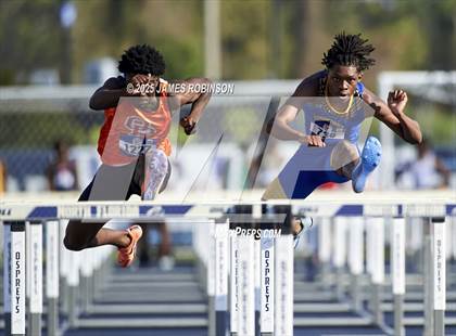 Thumbnail 2 in Bob Hayes Invitational (100m Hurdles) photogallery.