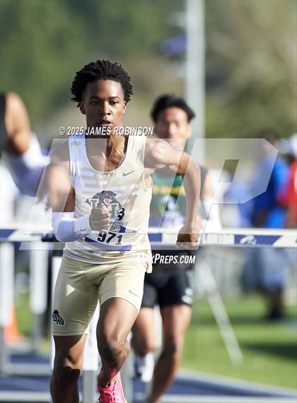 Thumbnail 2 in Bob Hayes Invitational (100m Hurdles) photogallery.