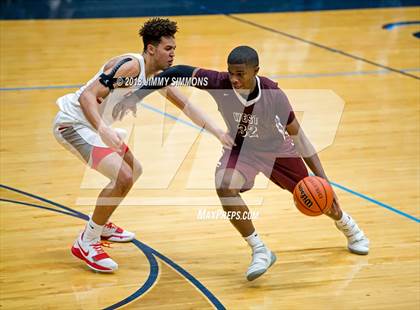 Thumbnail 1 in Chaminade vs. Belleville West photogallery.
