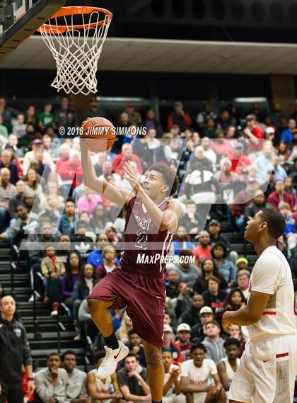 Thumbnail 1 in Chaminade vs. Belleville West photogallery.