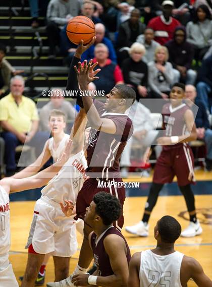 Thumbnail 3 in Chaminade vs. Belleville West photogallery.