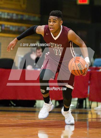 Thumbnail 3 in Chaminade vs. Belleville West photogallery.