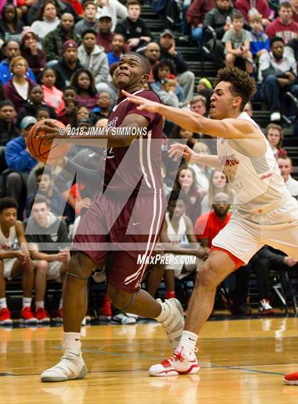 Thumbnail 2 in Chaminade vs. Belleville West photogallery.