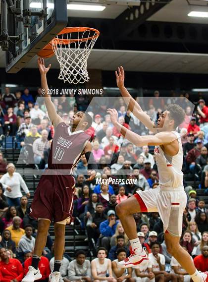 Thumbnail 1 in Chaminade vs. Belleville West photogallery.
